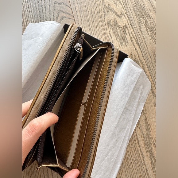 NWT Authentic Bottega Veneta zip around Long Wallet - Picture 3 of 5